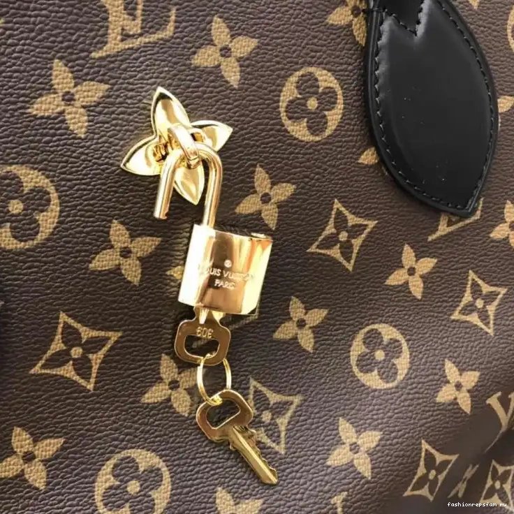 Fashionrep Bags 19B570427 LV 0712
